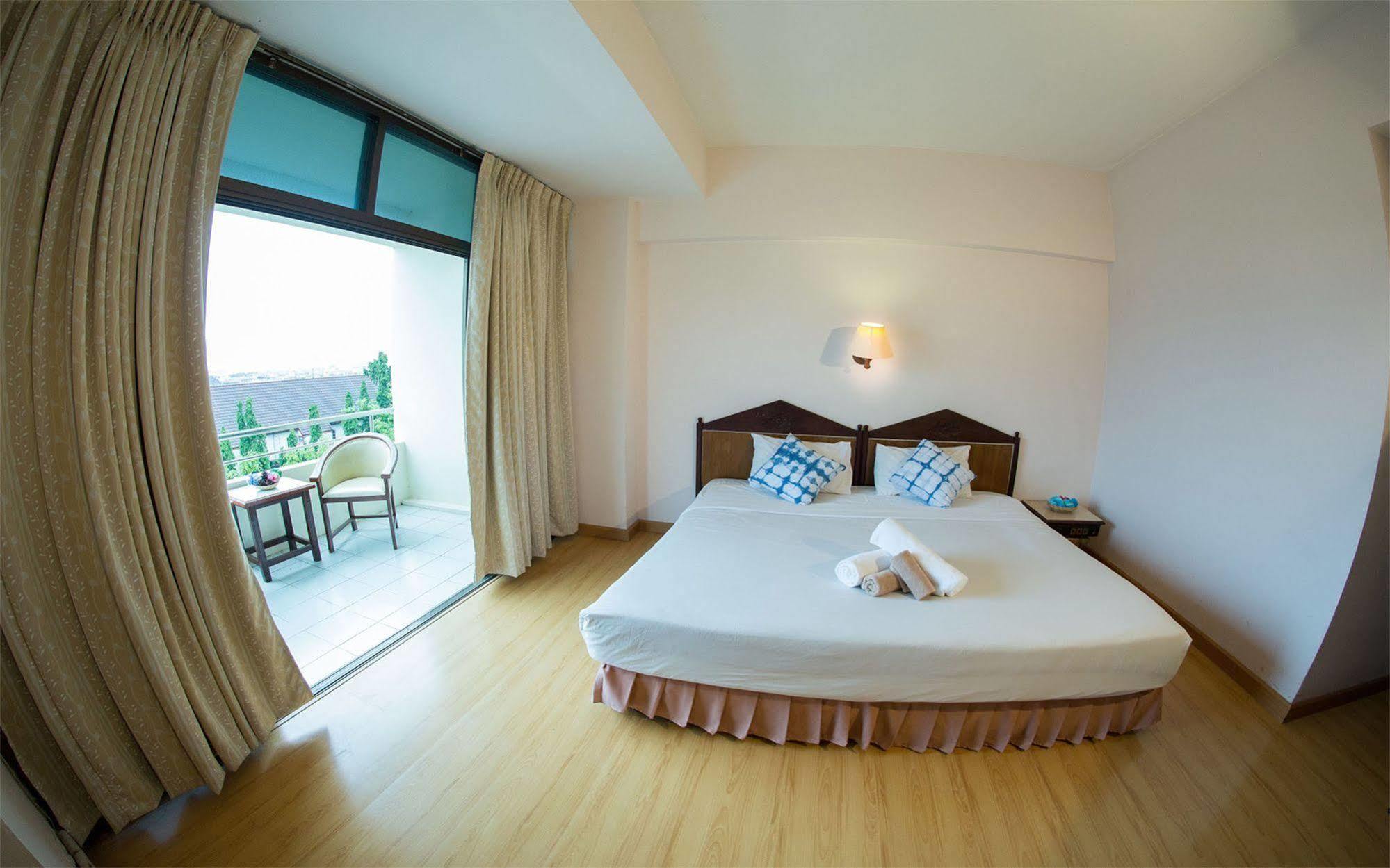 Phrae Nakara Hotel Ngoại thất bức ảnh